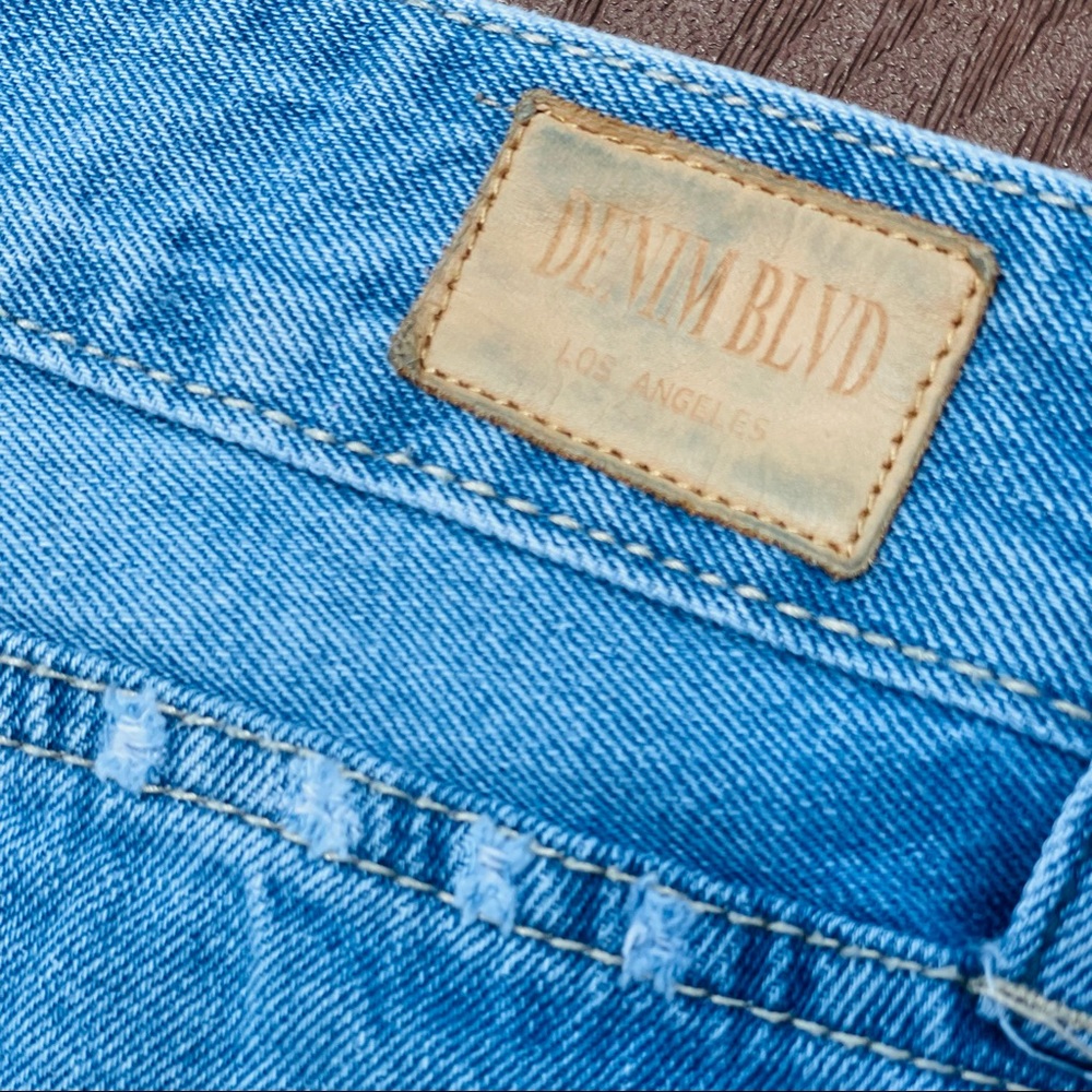 Denim Blvd Jean Short Shorts - Picture 3 of 5